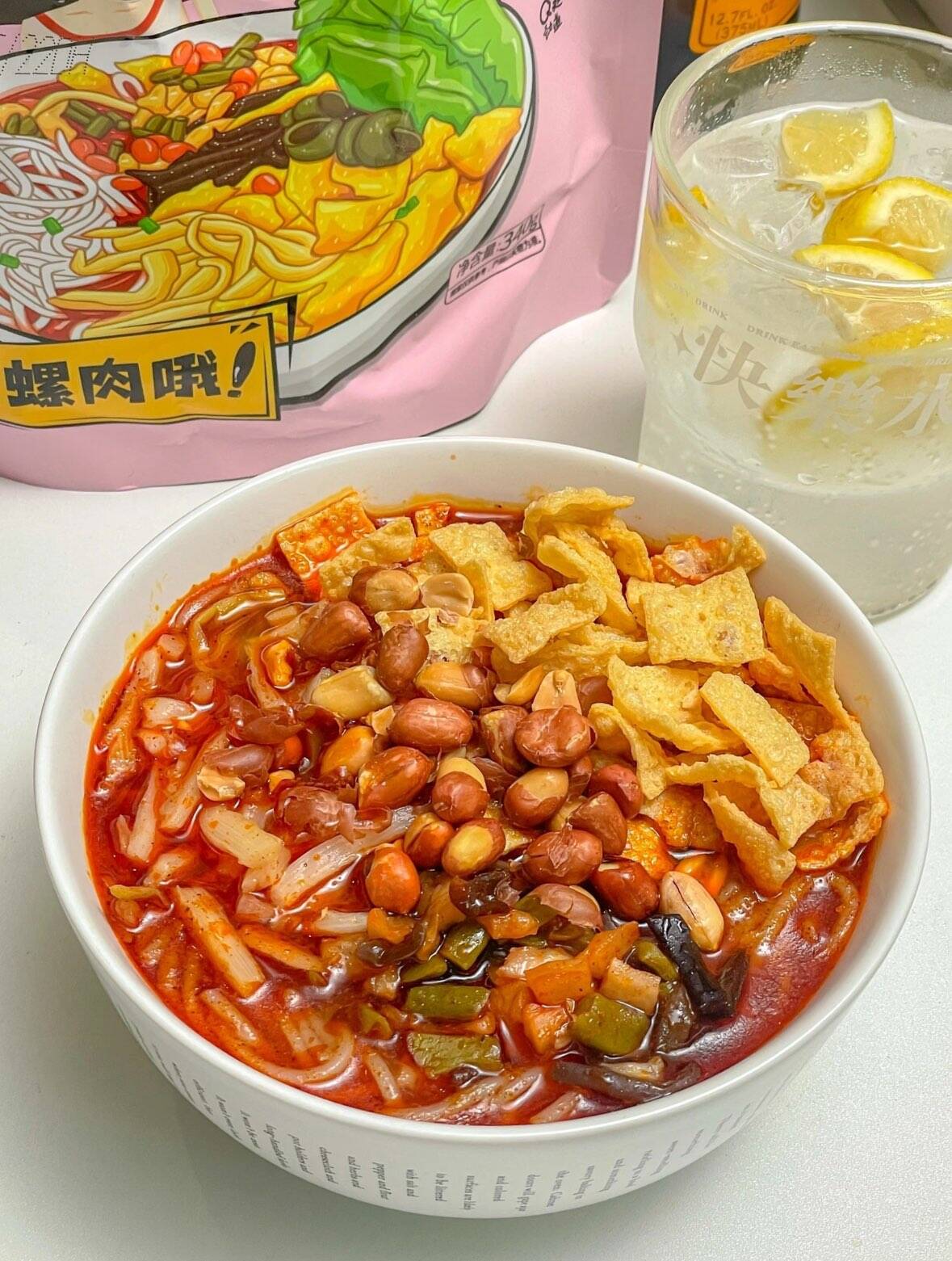 包整箱装柳州螺蛳粉广西特产