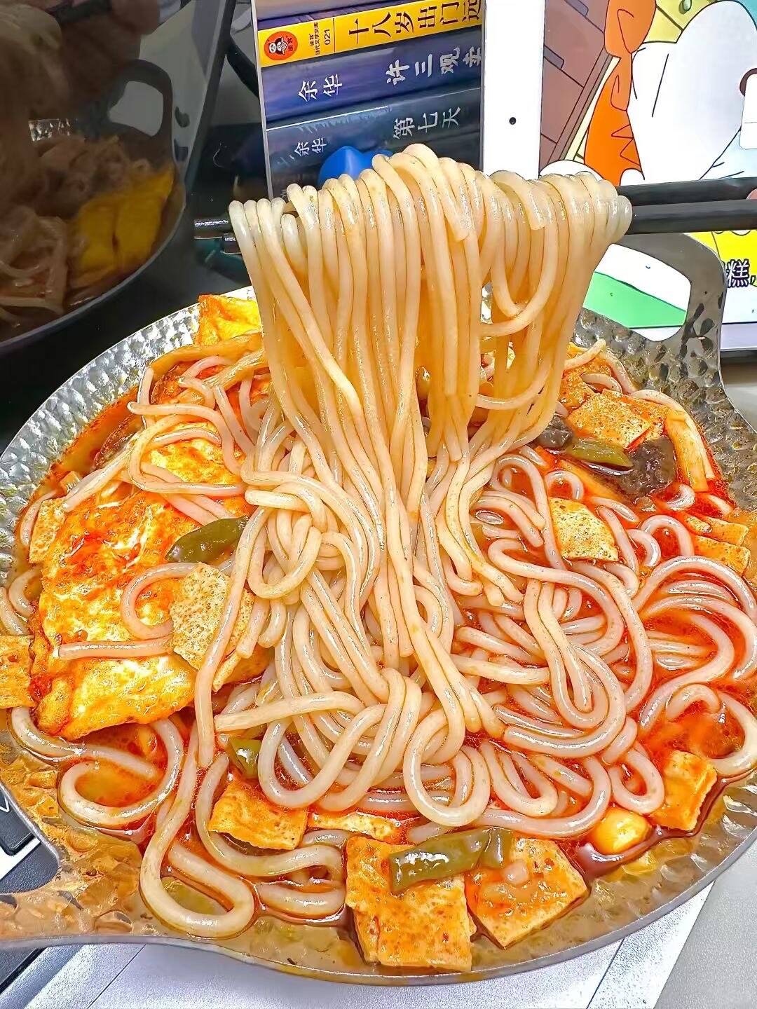 包整箱装柳州螺蛳粉广西特产