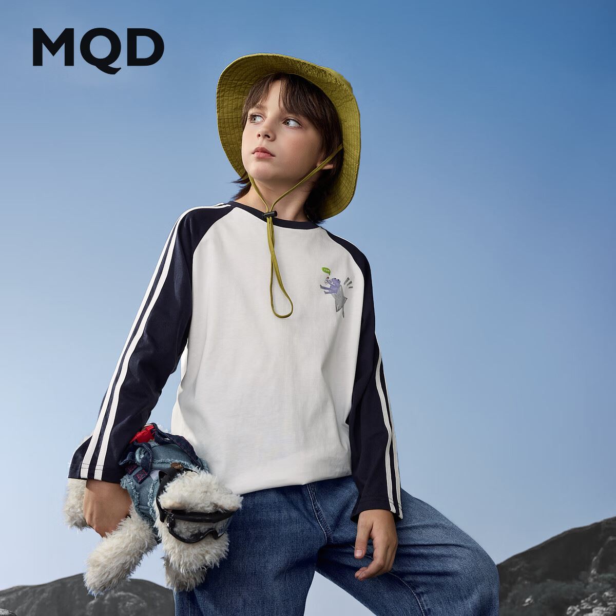 马骑顿（MQD）【套装】男大童夏季新品学院风运动休闲短袖五分裤两件套 本白 140