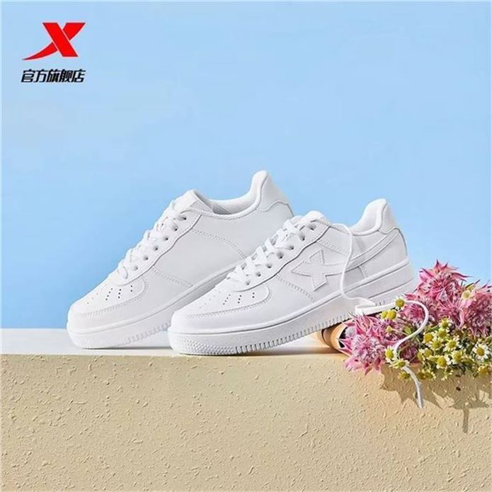 ——速大牌补帖好价！——先領100-40补帖券https://y-08.com/4yahmf特步 男女歀空军一号小白鞋https://u.jd.com/9r4sJBF 69元，门.店随便一双200 舒适不累脚 通勤运动都能穿